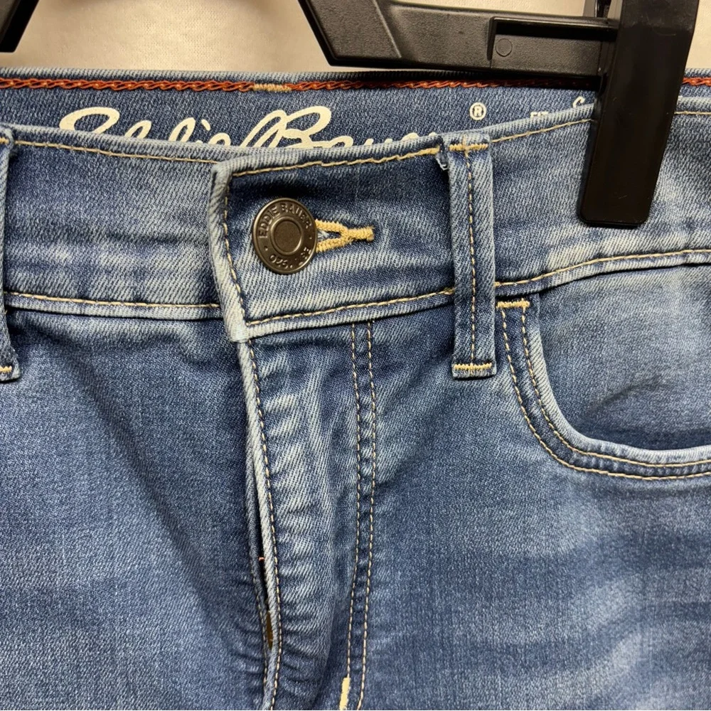 Eddie‎ Bauer Womens 8 High Rise Wide Leg Crop Jeans Medium Wash